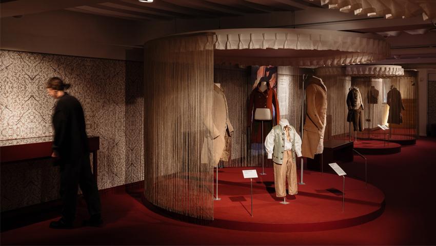 Rococo Reboot Modemuseum Hasselt Pièce Montée Atento Evenbeeld
